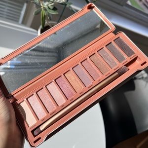 Urban Decay NAKED 3 eyeshadow palette with brush